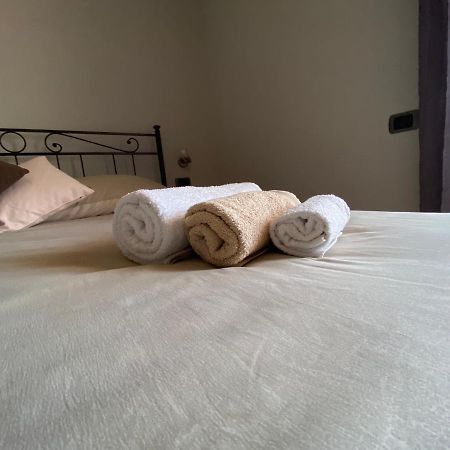 Alex Room Airport Elmas Екстер'єр фото