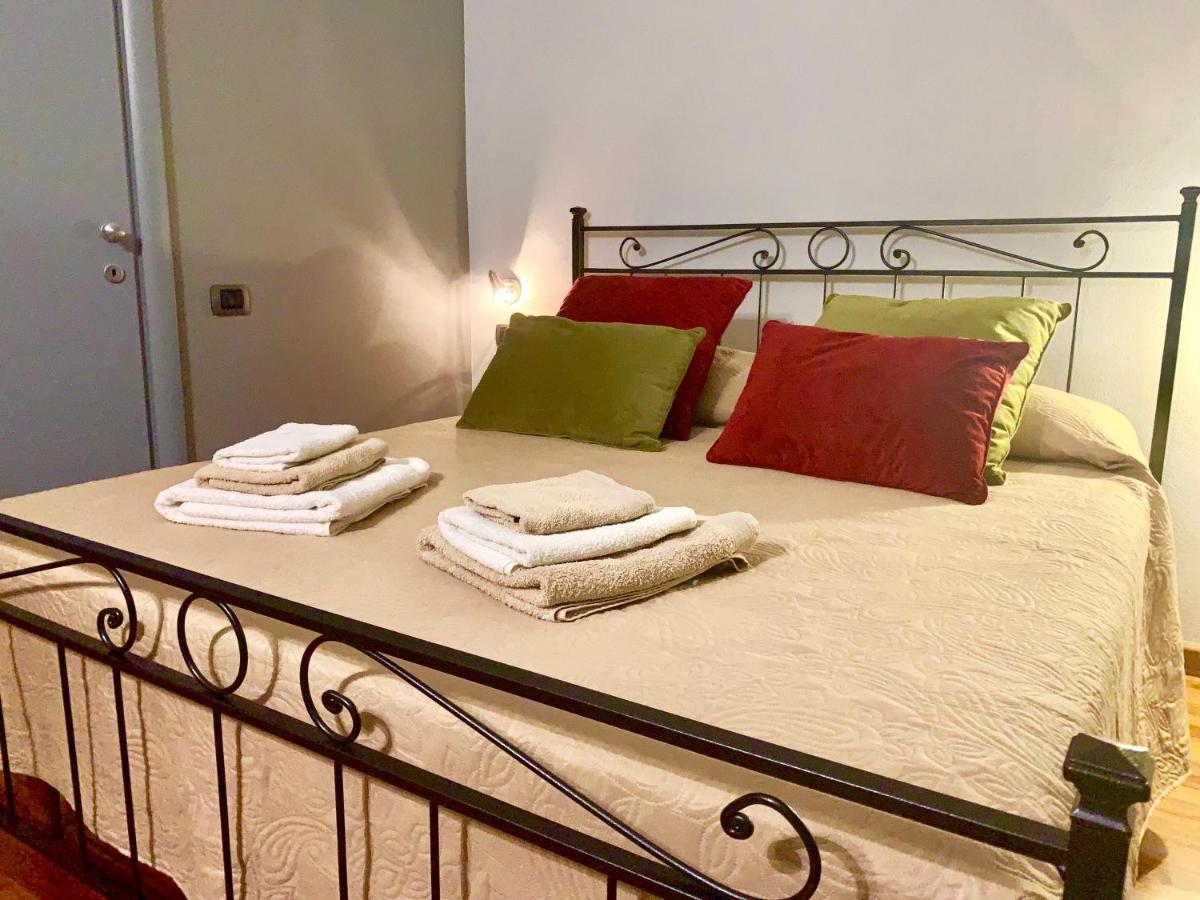 Alex Room Airport Elmas Екстер'єр фото
