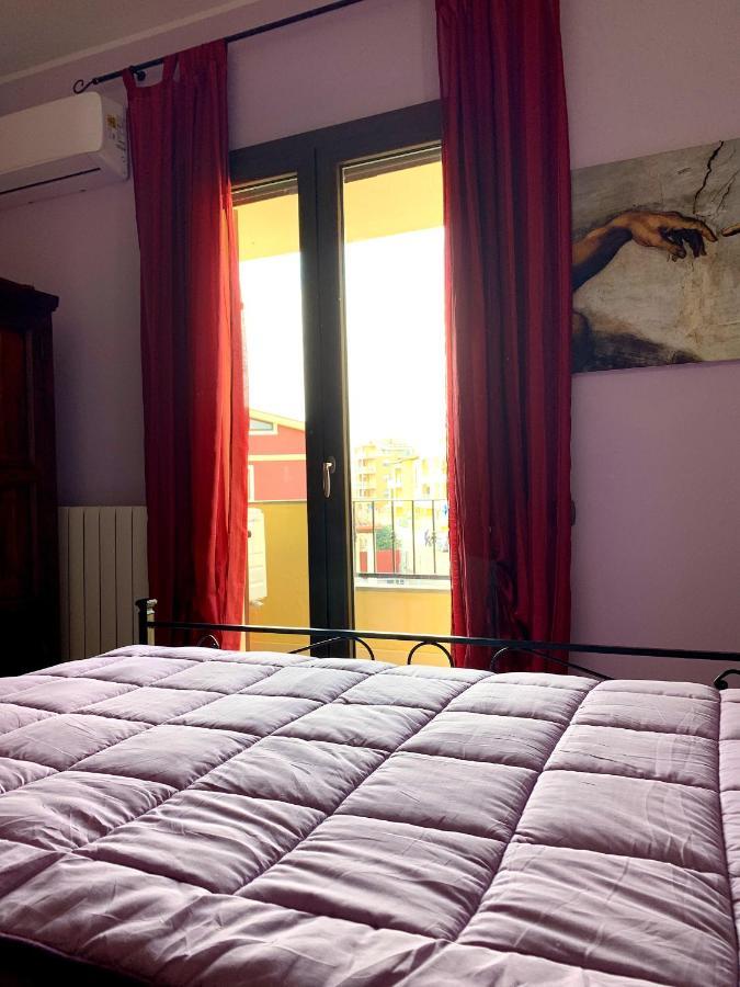 Alex Room Airport Elmas Екстер'єр фото