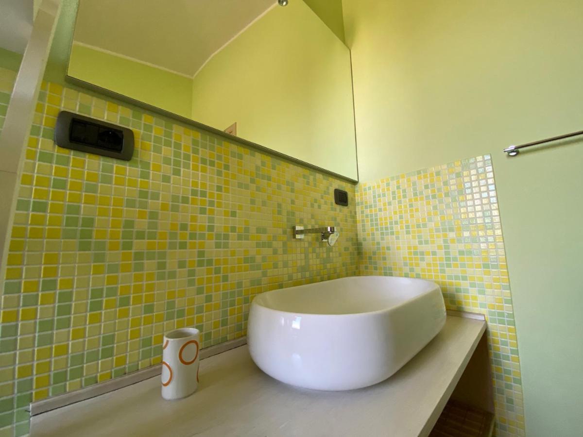 Alex Room Airport Elmas Екстер'єр фото
