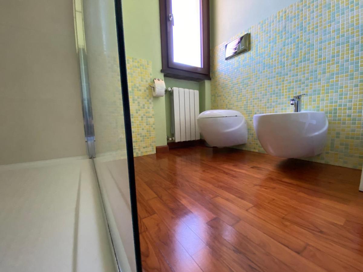 Alex Room Airport Elmas Екстер'єр фото