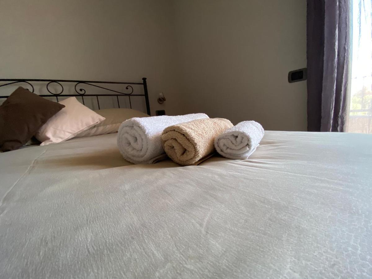 Alex Room Airport Elmas Екстер'єр фото